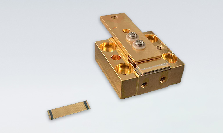 LD bar (left), evaluation setup (right)